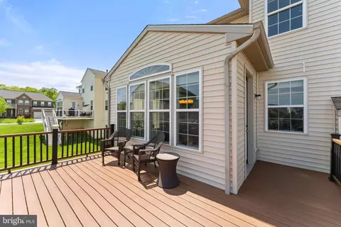 Exterior - 3254 Kira Ct, Triangle, VA 22172 photo 9 of 27