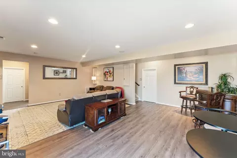 Living - 3254 Kira Ct, Triangle, VA 22172 photo 8 of 10