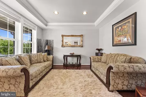 Living - 3254 Kira Ct, Triangle, VA 22172 photo 1 of 10