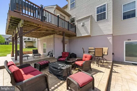Exterior - 3254 Kira Ct, Triangle, VA 22172 photo 14 of 27