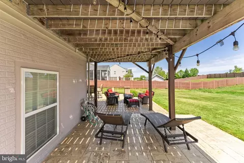 Exterior - 3254 Kira Ct, Triangle, VA 22172 photo 17 of 27