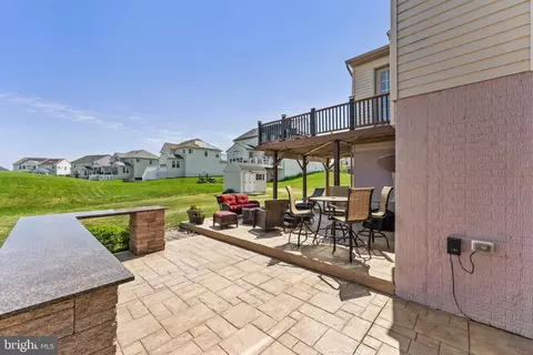 Exterior - 3254 Kira Ct, Triangle, VA 22172 photo 12 of 27