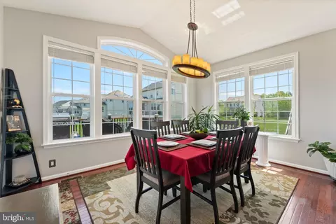 Dining - 3254 Kira Ct, Triangle, VA 22172 photo 3 of 4