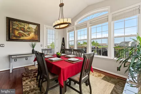 Dining - 3254 Kira Ct, Triangle, VA 22172 photo 4 of 4