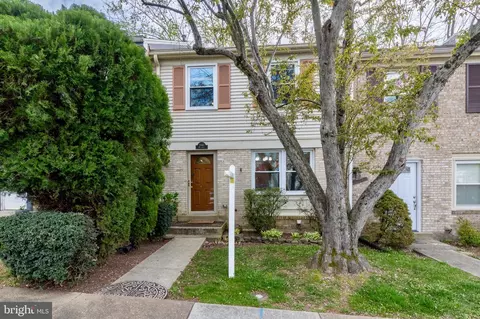2045 Mayflower Dr, Woodbridge, VA 22192