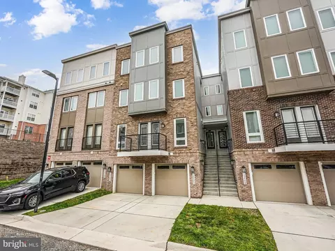 15594 Grade Line Pl, Woodbridge, VA 22191
