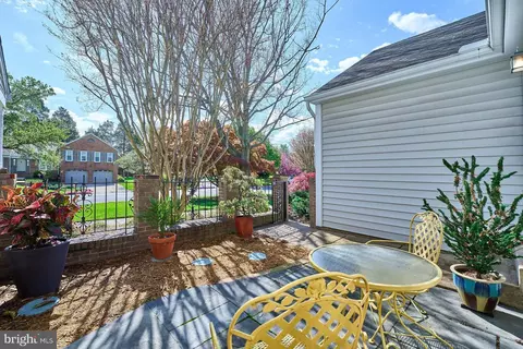 Exterior - 8654 Ruffin Ct, Manassas, VA 20109 photo 6 of 15