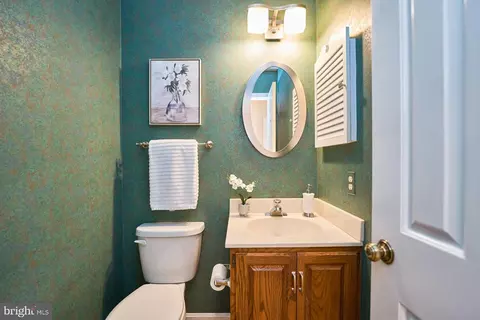 Bath - 8654 Ruffin Ct, Manassas, VA 20109 photo 1 of 5