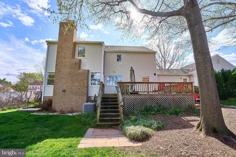 Exterior - 8654 Ruffin Ct, Manassas, VA 20109 photo 12 of 15