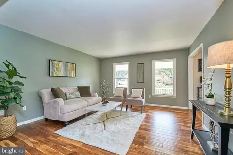 Living - 8654 Ruffin Ct, Manassas, VA 20109 photo 1 of 7