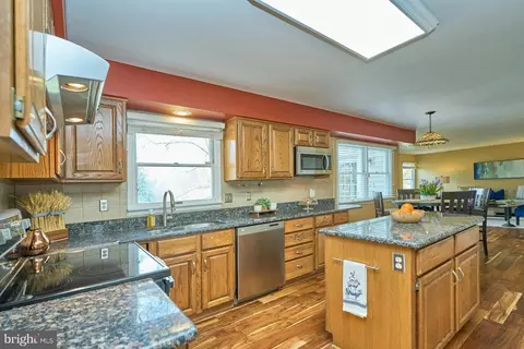 Kitchen - 8654 Ruffin Ct, Manassas, VA 20109 photo 2 of 3