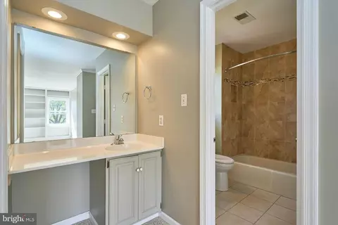 Bath - 8654 Ruffin Ct, Manassas, VA 20109 photo 2 of 5