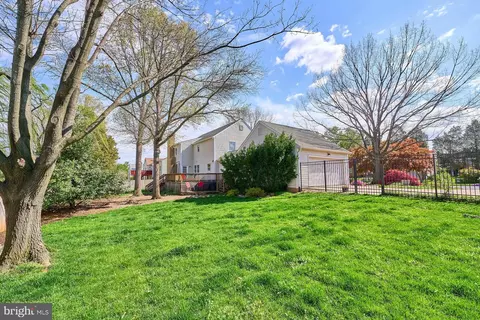 Exterior - 8654 Ruffin Ct, Manassas, VA 20109 photo 14 of 15