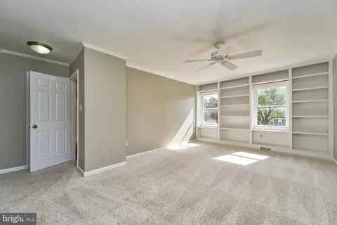 Living - 8654 Ruffin Ct, Manassas, VA 20109 photo 7 of 7