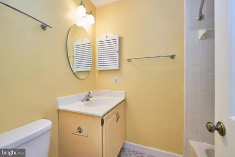 Bath - 8654 Ruffin Ct, Manassas, VA 20109 photo 5 of 5