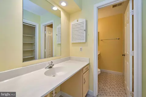 Bath - 8654 Ruffin Ct, Manassas, VA 20109 photo 4 of 5