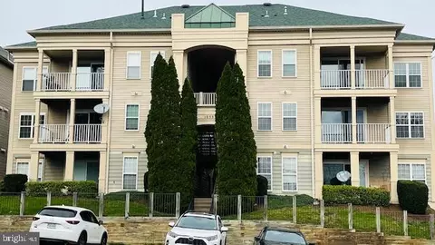 1055 Gardenview Loop #404, Woodbridge, VA 22191