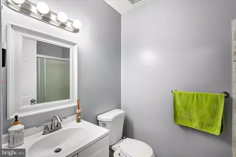 Bath - 8186 Community Dr, Manassas, VA 20109 photo 3 of 4