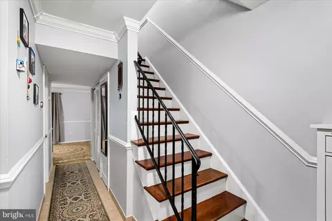 Entry Way - 8186 Community Dr, Manassas, VA 20109 photo 1 of 3