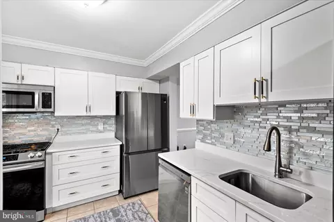Kitchen - 8186 Community Dr, Manassas, VA 20109 photo 1 of 3