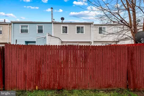 Exterior - 8186 Community Dr, Manassas, VA 20109 photo 5 of 6