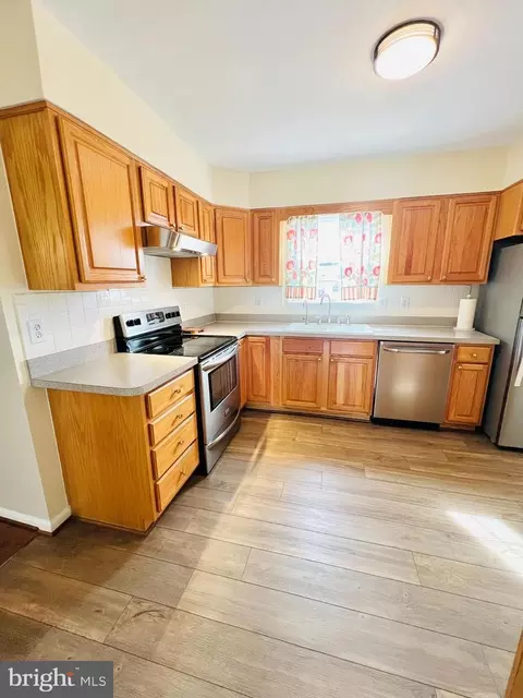 Kitchen - 7660 Michelle Ct, Manassas, VA 20109 photo 3 of 3
