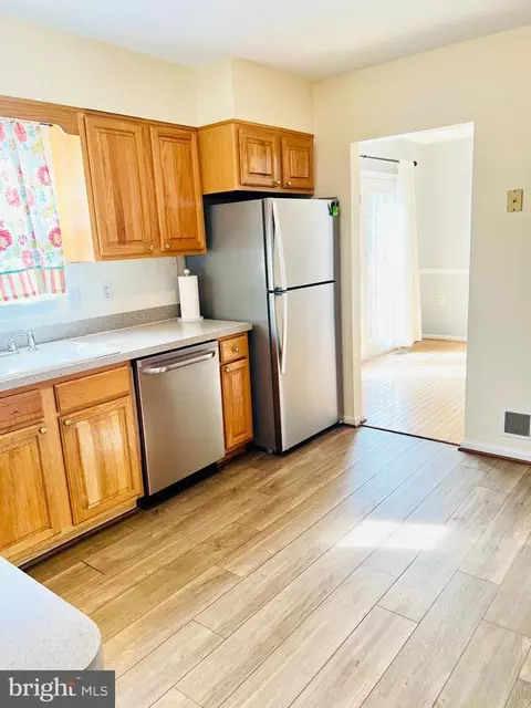 Kitchen - 7660 Michelle Ct, Manassas, VA 20109 photo 2 of 3
