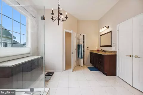 Bath - 13499 Brightview Way, Gainesville, VA 20155 photo 3 of 4