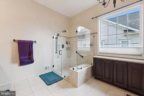 Bath - 13499 Brightview Way, Gainesville, VA 20155 photo 2 of 4