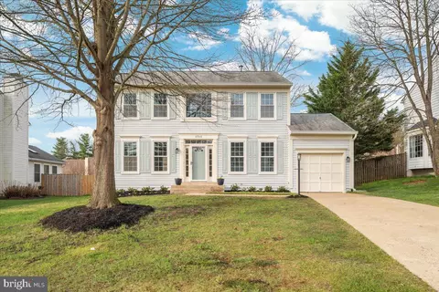 Exterior - 8940 Dennis Ct, Bristow, VA 20136 photo 9 of 10