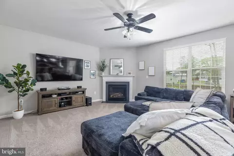 18599 Quantico Gateway Dr, Triangle, VA 22172 photo 15