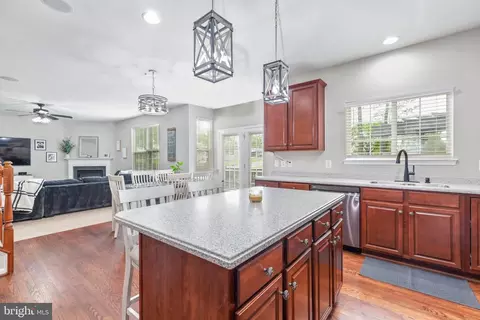 18599 Quantico Gateway Dr, Triangle, VA 22172 photo 12
