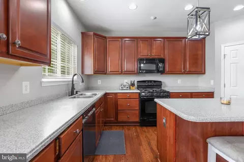 18599 Quantico Gateway Dr, Triangle, VA 22172 photo 9