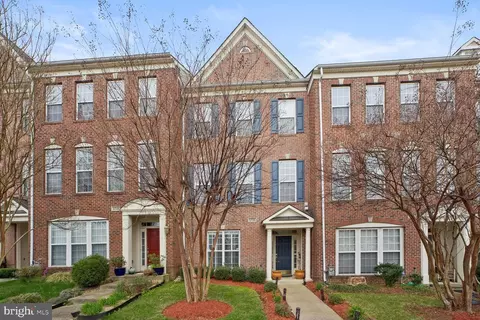 2735 Celestial Dr, Woodbridge, VA 22191