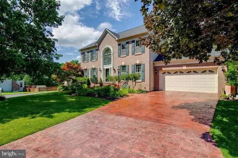 16078 Olmstead Ln, Woodbridge, VA 22191