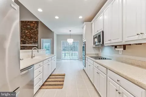 Kitchen - 6545 Box Elder Loop, Gainesville, VA 20155 photo 3 of 3