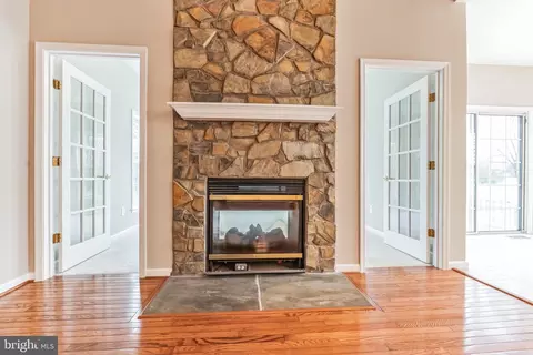Living - 6545 Box Elder Loop, Gainesville, VA 20155 photo 2 of 5