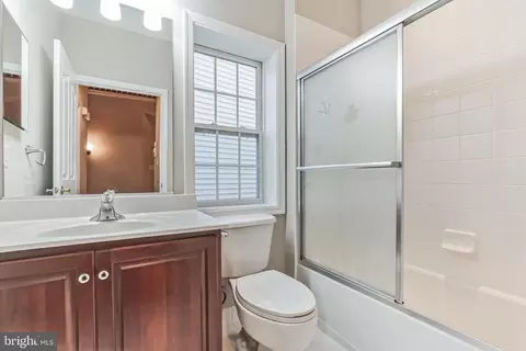Bath - 6545 Box Elder Loop, Gainesville, VA 20155 photo 1 of 3