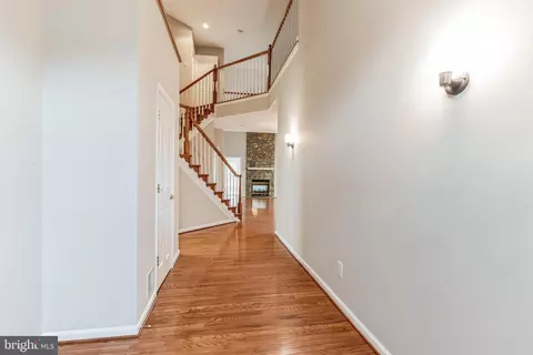 Entry Way - 6545 Box Elder Loop, Gainesville, VA 20155 photo 2 of 4