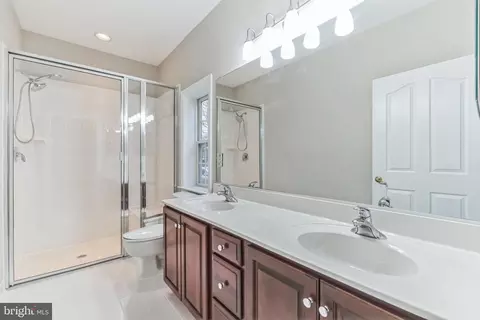 Bath - 6545 Box Elder Loop, Gainesville, VA 20155 photo 3 of 3