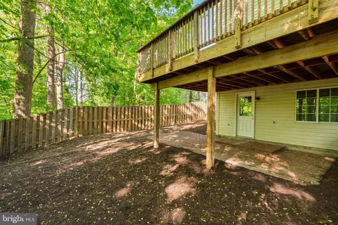 Exterior - 3590 Wharf Ln, Triangle, VA 22172 photo 5 of 6