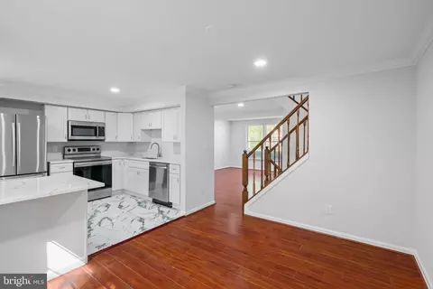 Entry Way - 3590 Wharf Ln, Triangle, VA 22172 photo 1 of 3