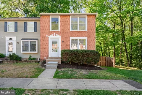 Exterior - 3590 Wharf Ln, Triangle, VA 22172 photo 2 of 6