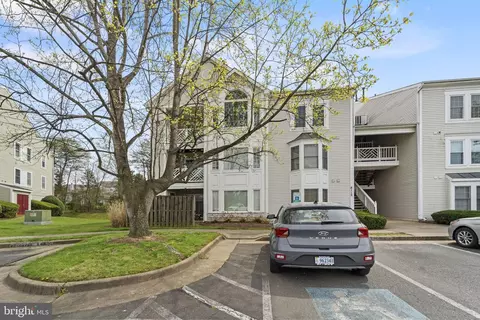 8115 Lacy Dr #102, Manassas, VA 20109