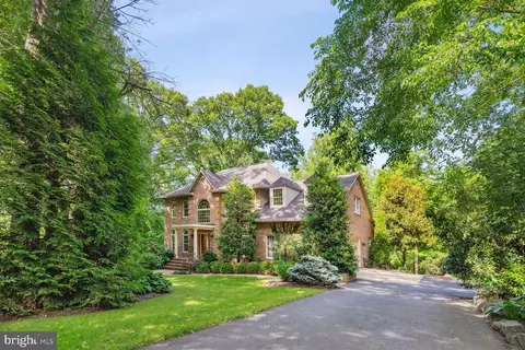 4237 Lawnvale Dr, Gainesville, VA 20155
