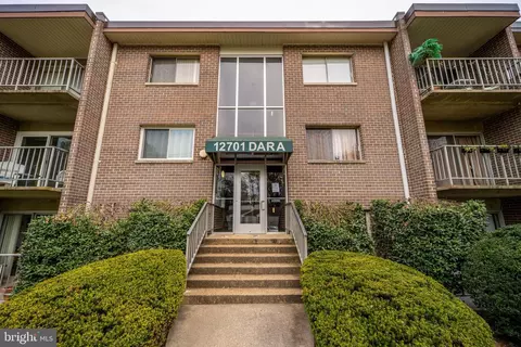 12701 Dara Dr #103, Woodbridge, VA 22192