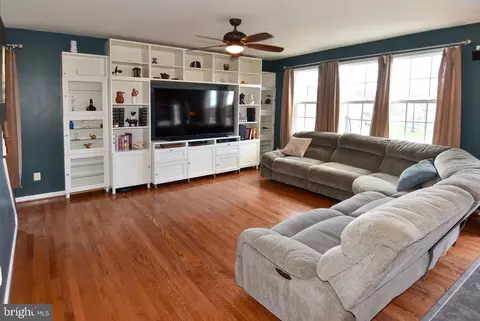 Living - 14339 Broadwinged, Gainesville, VA 20155 photo 3 of 7