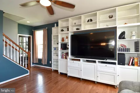 Living - 14339 Broadwinged, Gainesville, VA 20155 photo 7 of 7
