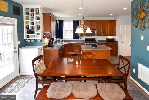 Dining - 14339 Broadwinged, Gainesville, VA 20155 photo 3 of 4