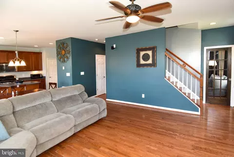 Living - 14339 Broadwinged, Gainesville, VA 20155 photo 6 of 7